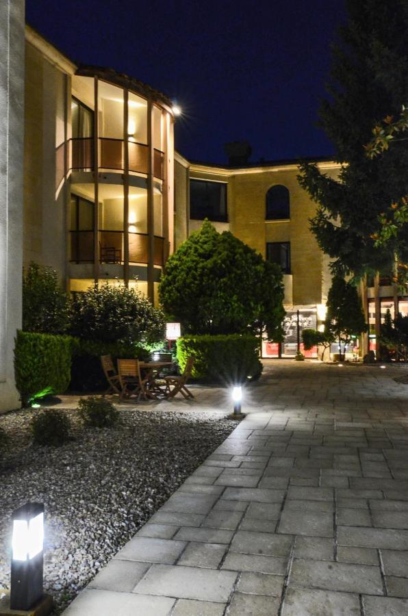 Au Grand Hôtel de Sarlat Sarlat-la-Canéda Exterior foto